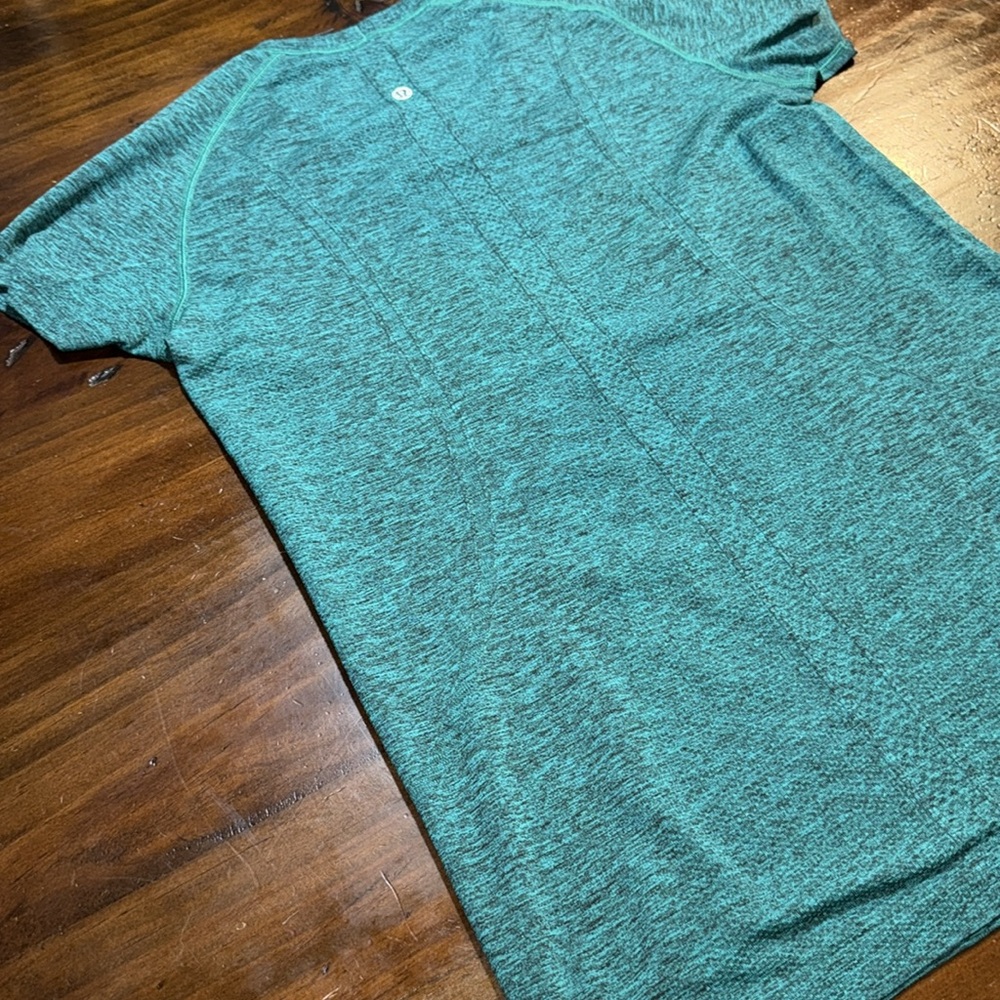 lululemon athletica Short Sleeve Tech Tee - Picture 10 of 13